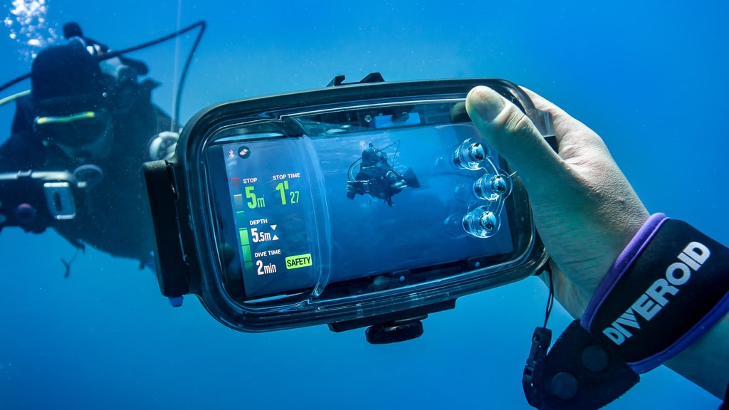 DIVEROID | Turn your smartphone into an All-in-one Dive gear