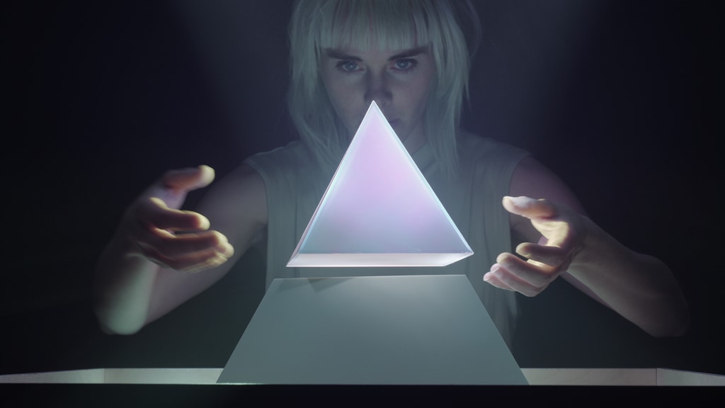 Py: The Levitating Pyramid by Flyte