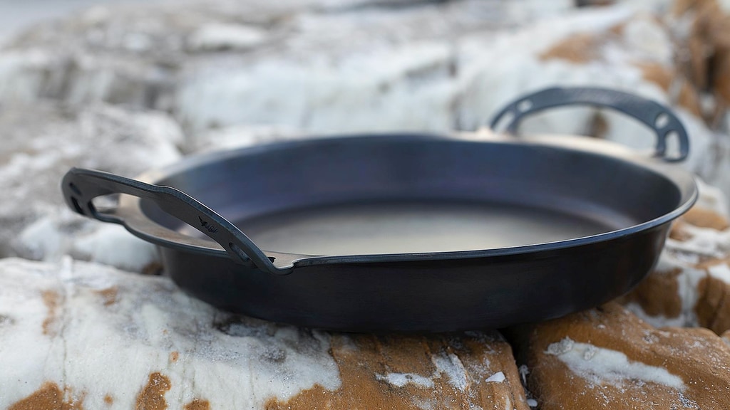 SOLIDteknics quench-seasoned 14" BIGGA iron pan. BBQ/home