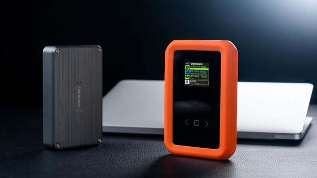 Dockcase 2.5" Smart Hard Drive Enclosure: Your Data Guardian