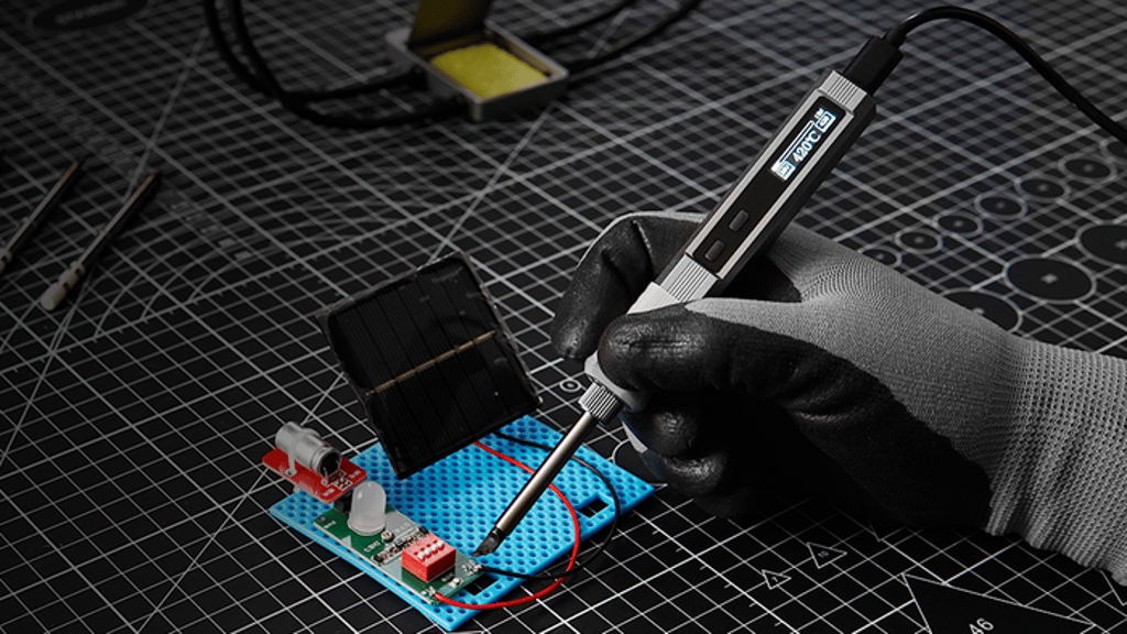 Solniooer: The revolutionary 150W Soldering Iron For DIYers!
