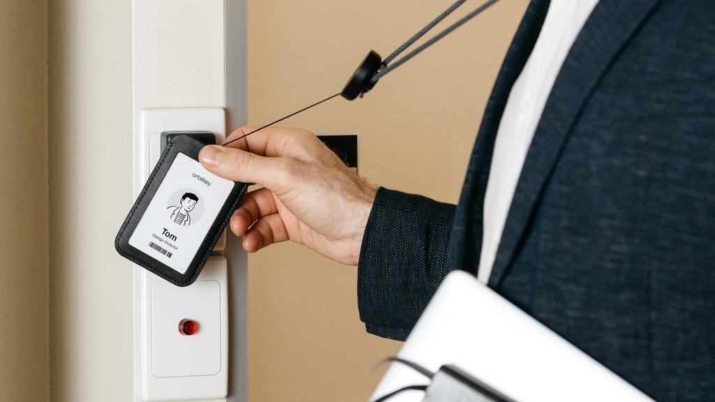 Orbitkey ID Card Holder System