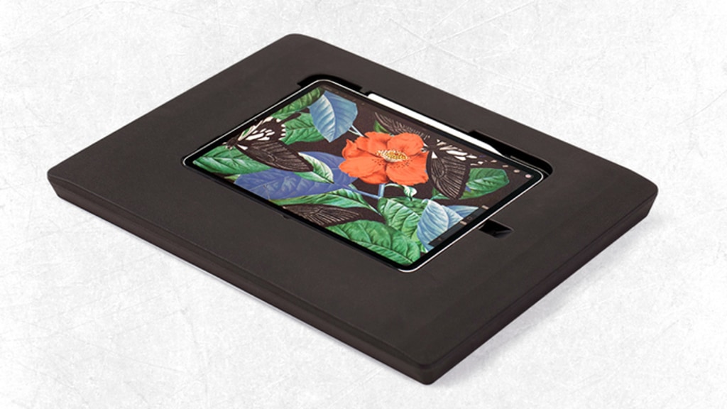 Darkboard: Ultralight ergonomic drawing surface for iPad