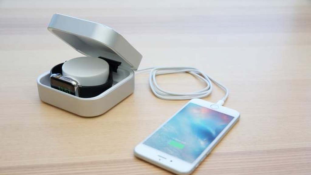 Amber - A Watchcase Power Bank for Apple Watch