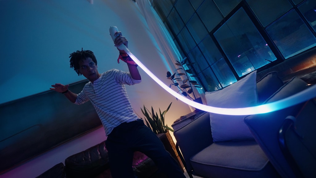 Light Pong: the 1-dimensional game console