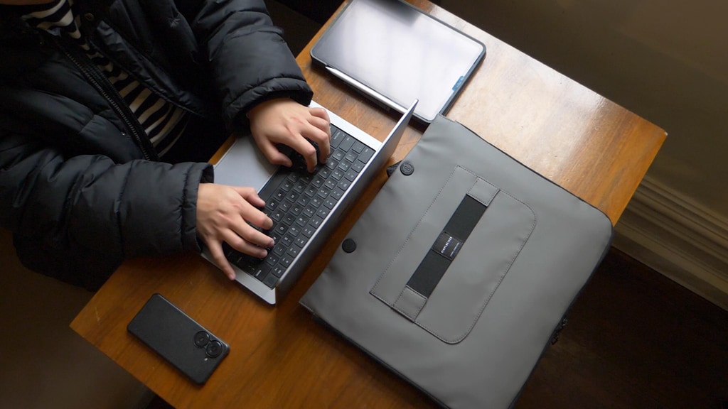 SIMPLT: An Expanding Tote Bag for your Daily Hustle  ✈️