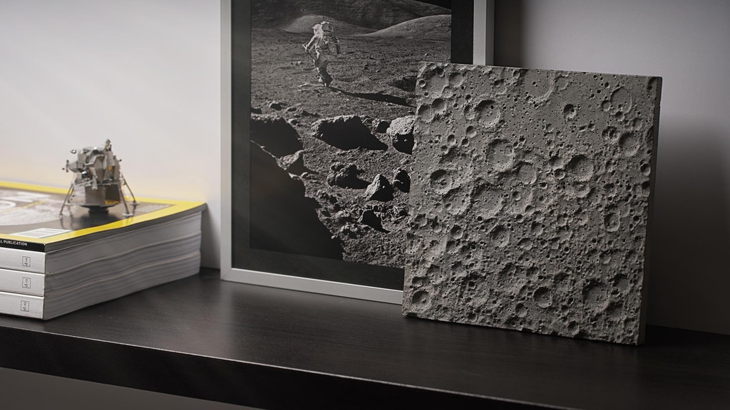 DeskSpace: Lunar Surface