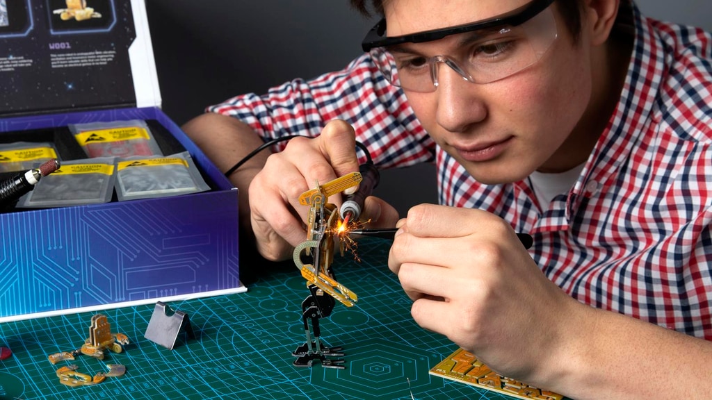 Robotics Construction Kit by Geeek Club