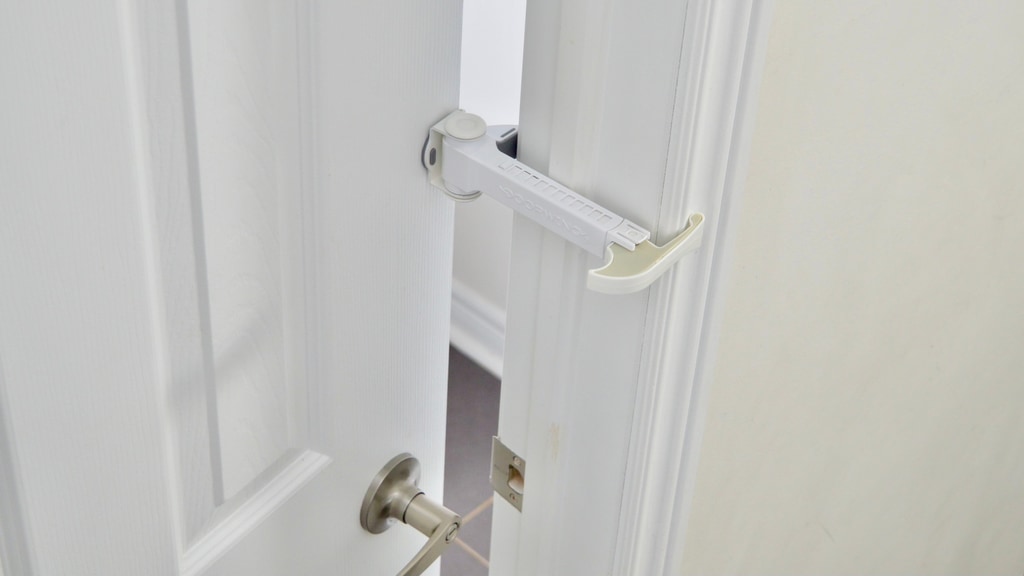 DOORWING Door Lock and Finger Guard - 35% Savings