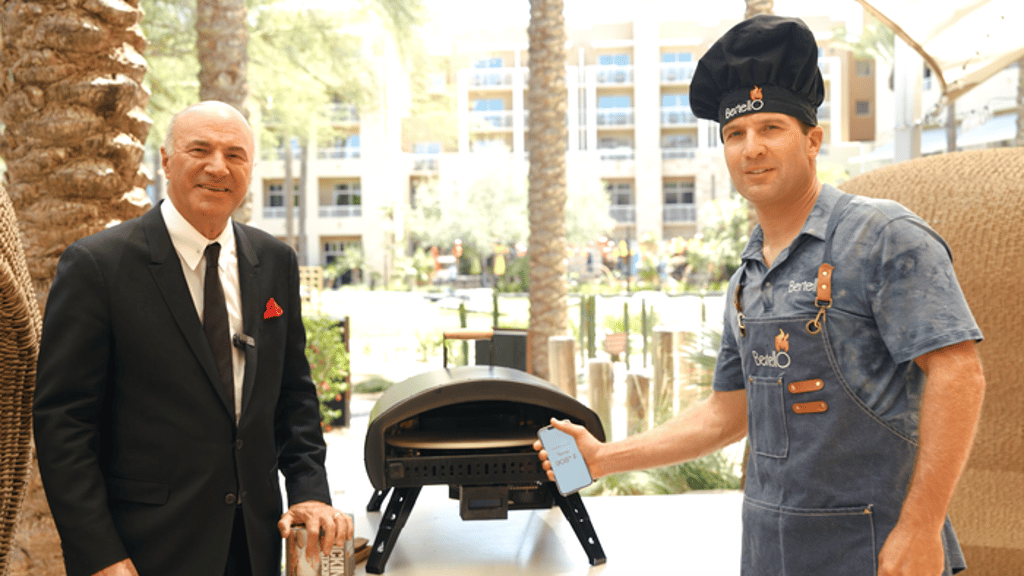 Bertello SimulFIRE 16” Rotating Outdoor Wood+Gas Pizza Oven