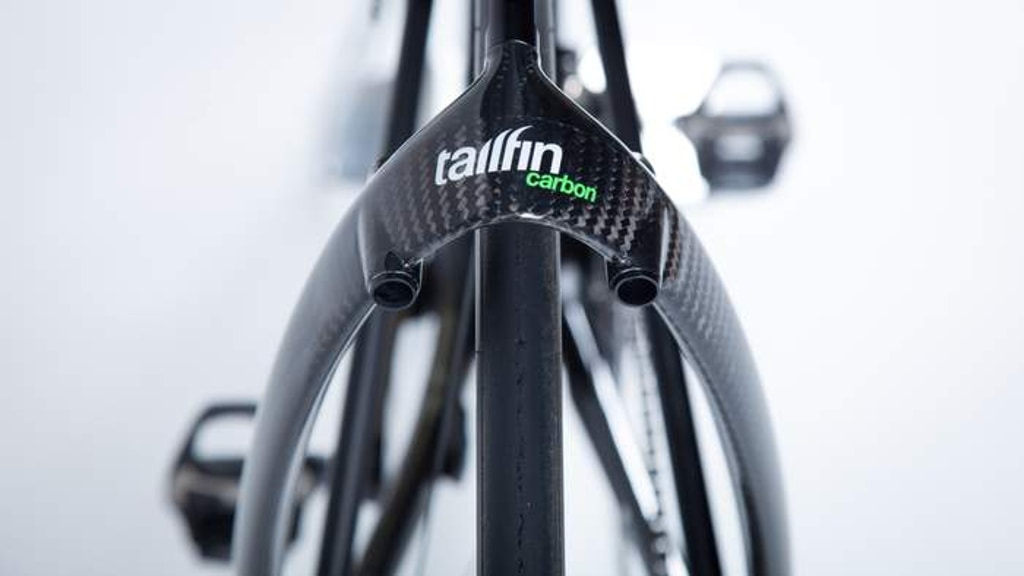 Tailfin: Ultra-light carbon bike rack & panniers