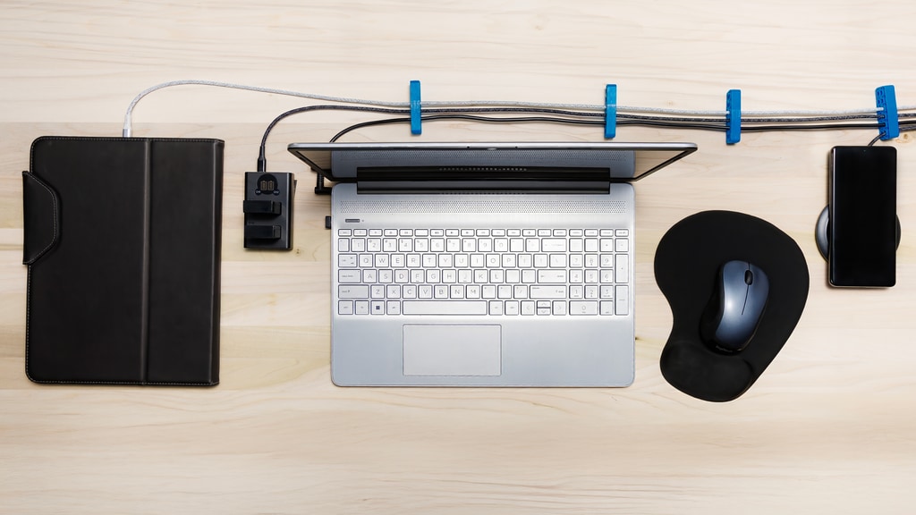 WireStax – The Sleek Cable Organizer That Snaps in Place